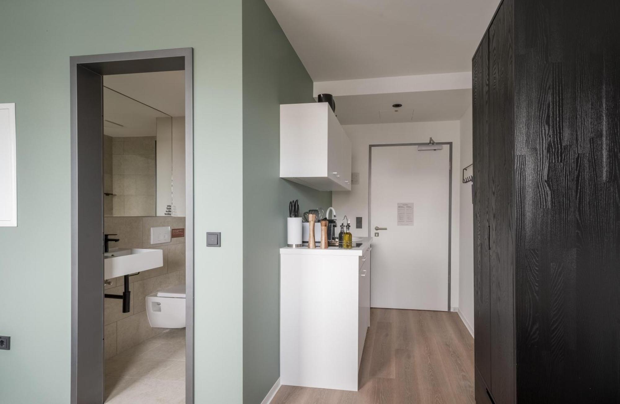 Limehome Saarbruecken Berliner Promenade Kamer foto