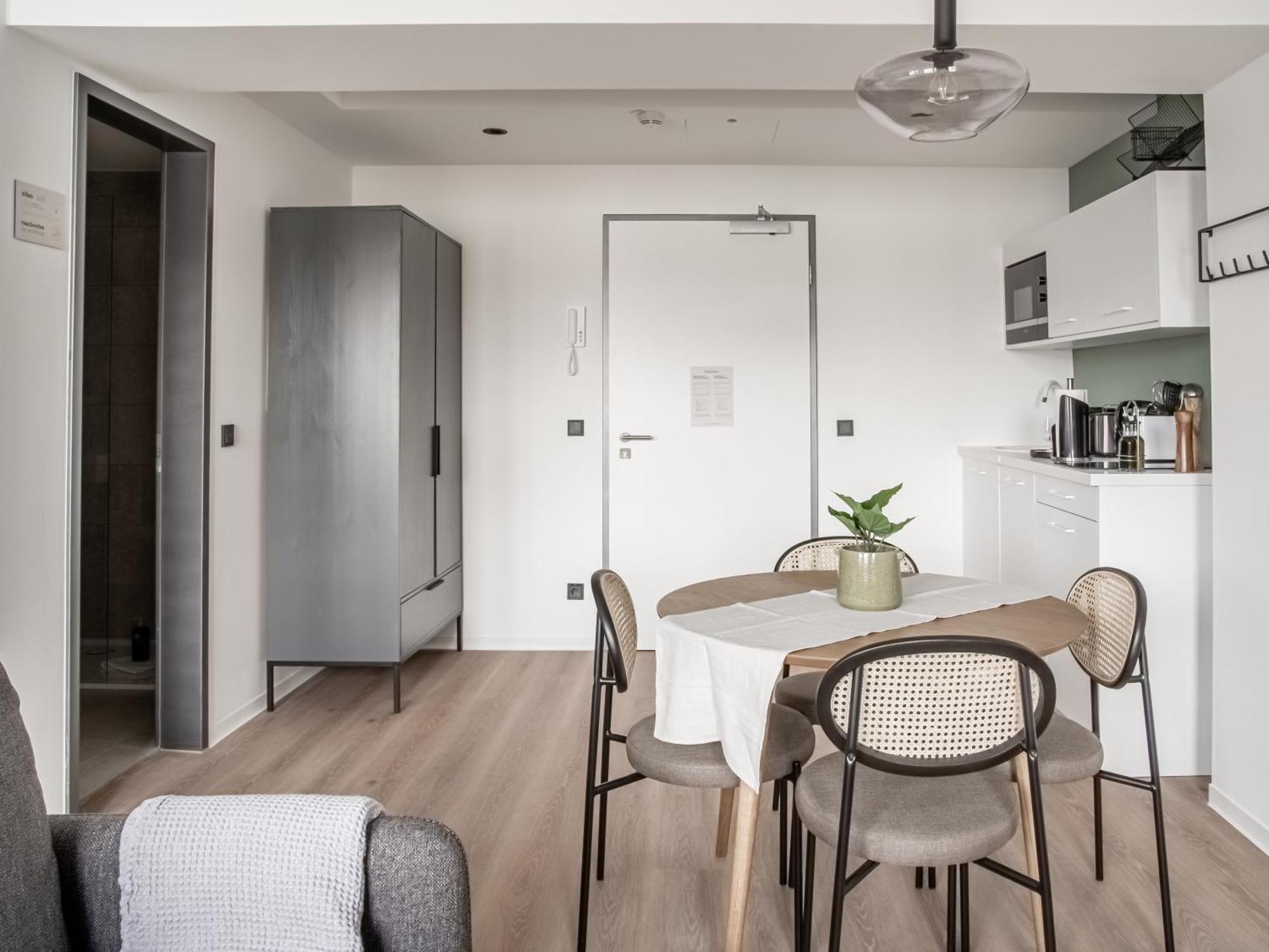 Limehome Saarbruecken Berliner Promenade Kamer foto