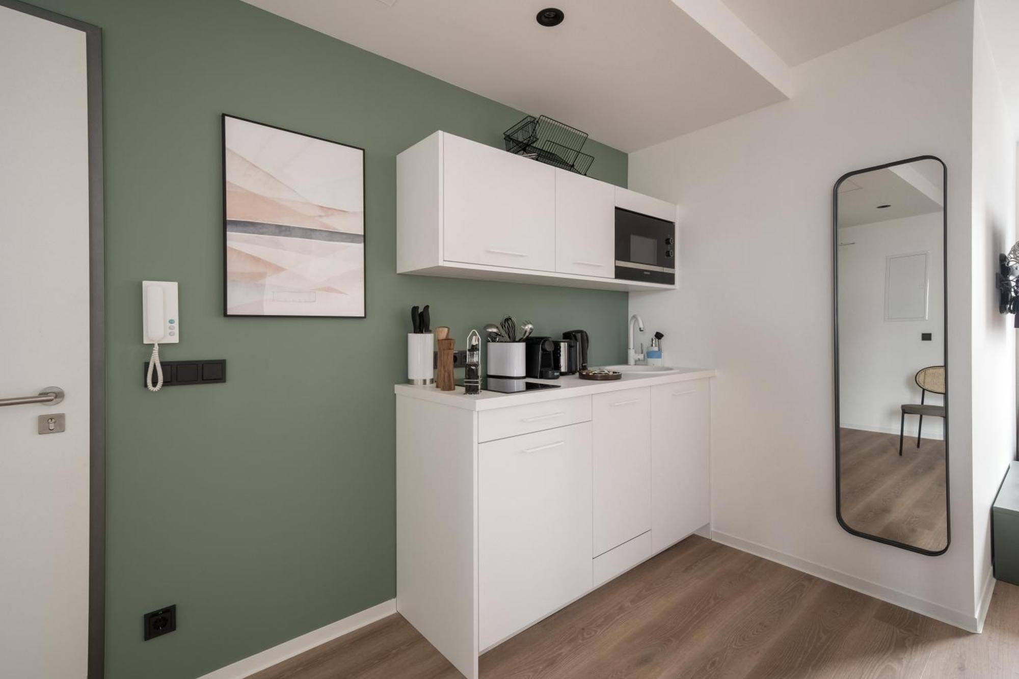 Limehome Saarbruecken Berliner Promenade Kamer foto